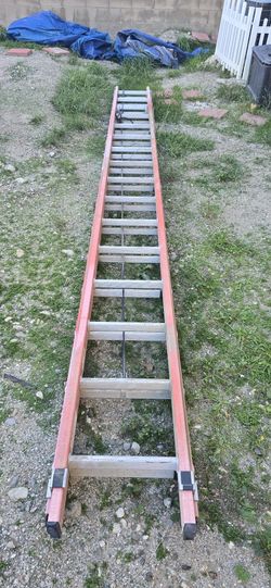 Werner 32' FiberGlass Extension Ladder