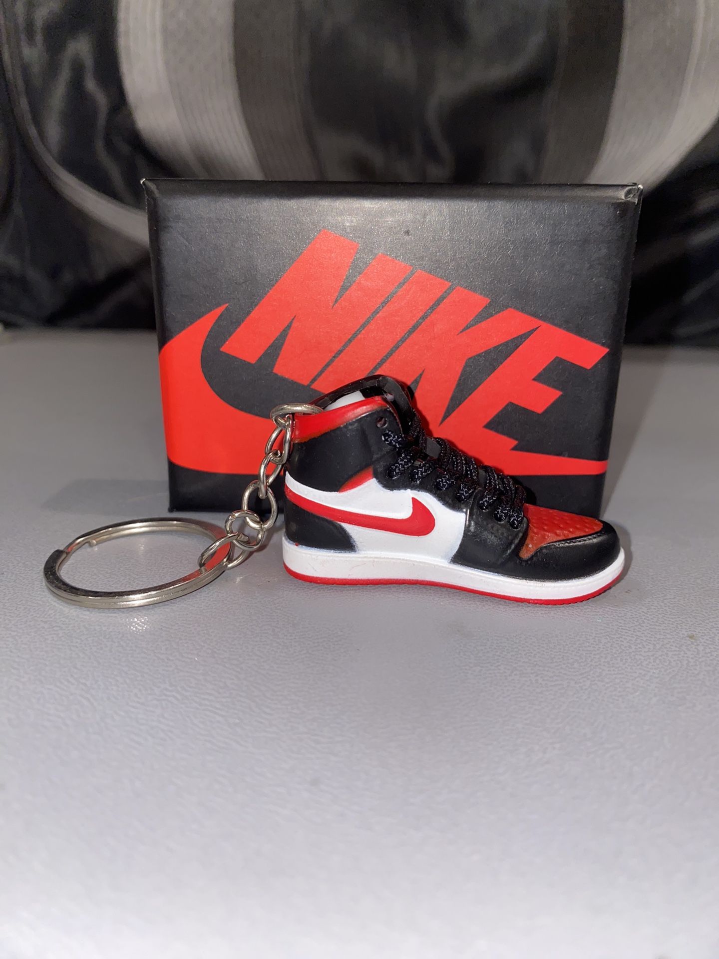 New Mini 3D~AIR JORDAN LOUIS V~ sneaker shoe keychain