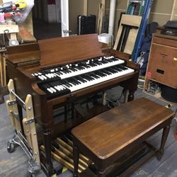 1972 Hammond B3