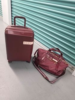 DKNY Carry-on and Duffel Bag Travel  Luggage Set in Wine Color Like New!! Maletas de viaje