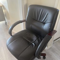 Desk chair