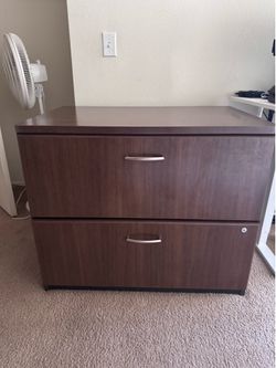 Dresser/ cabinet