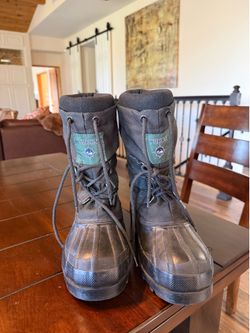 Black Yukon Snow Boots, Women’s size 8