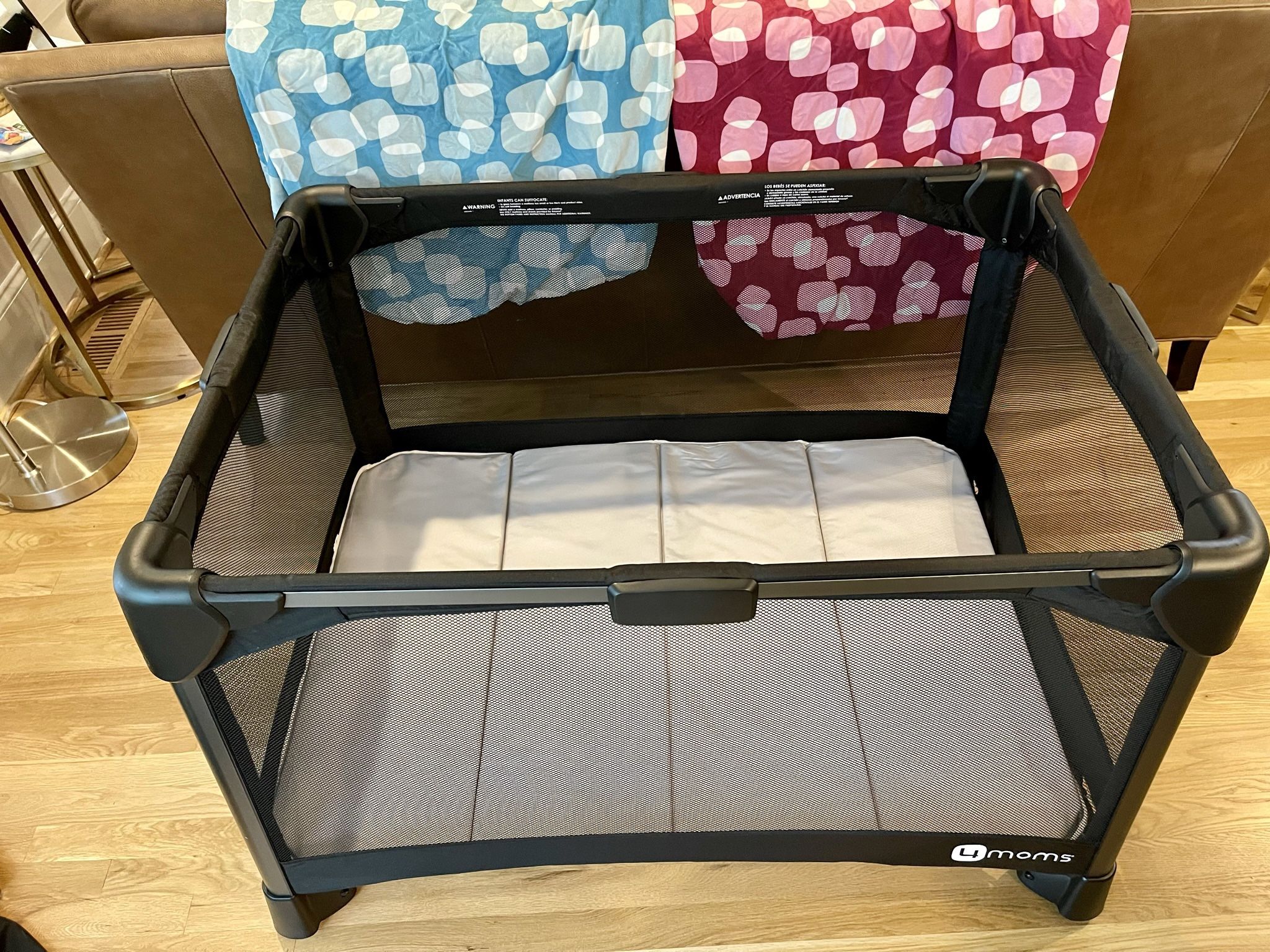 4Moms Breeze Play yard/ Pack And Play/ Travel Bed