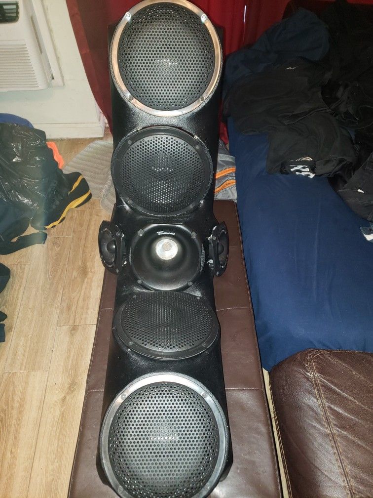 CUSTOM BOX CHUCHERO WITH 4 PRV 8" SPEAKERS HORN AND TWEETERS