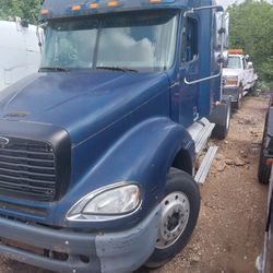 06 Freightliner Colombia Parts