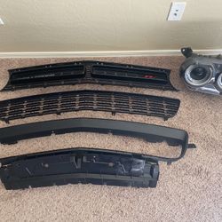 Factory OEM 2015-2023 Dodge Challenger R/T HID Left Headlight Upper & Lower Grill & Reinforcement 