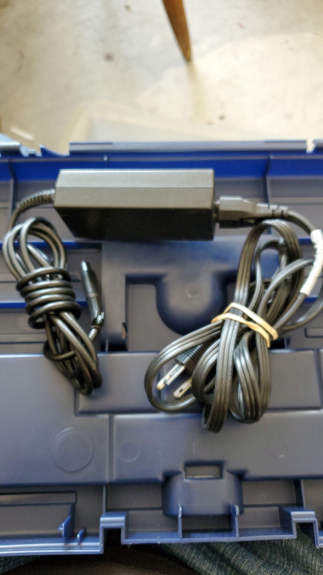 HP AC Power Adapter with an adapter for notebooks
