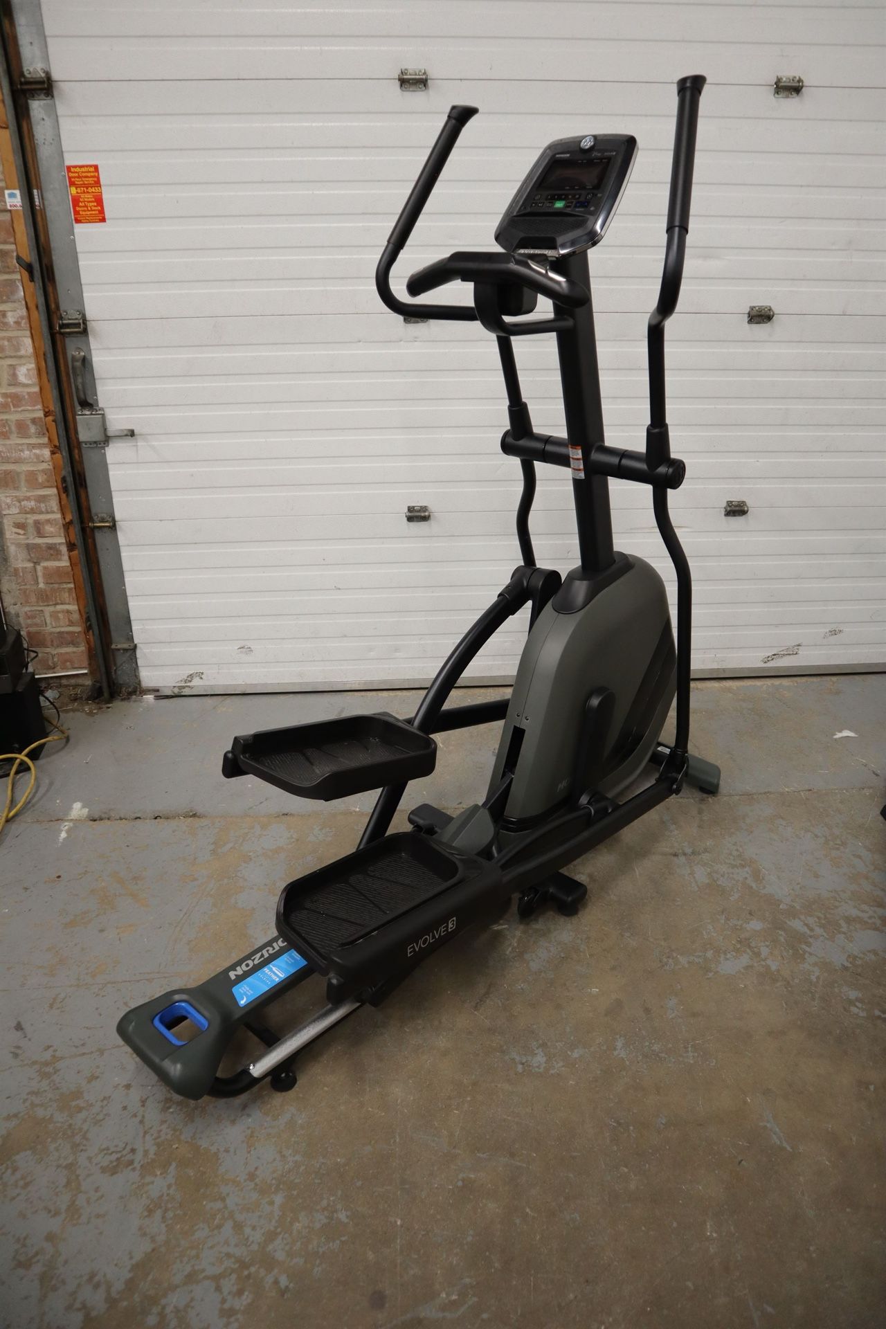 Used Horizon Fitness Evolve 3 EP583B Folding Elliptical