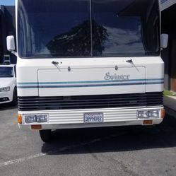 Georgie Boy Swinger 30’