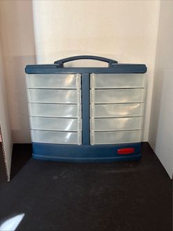 RUBBERMAID STORAGE CASE