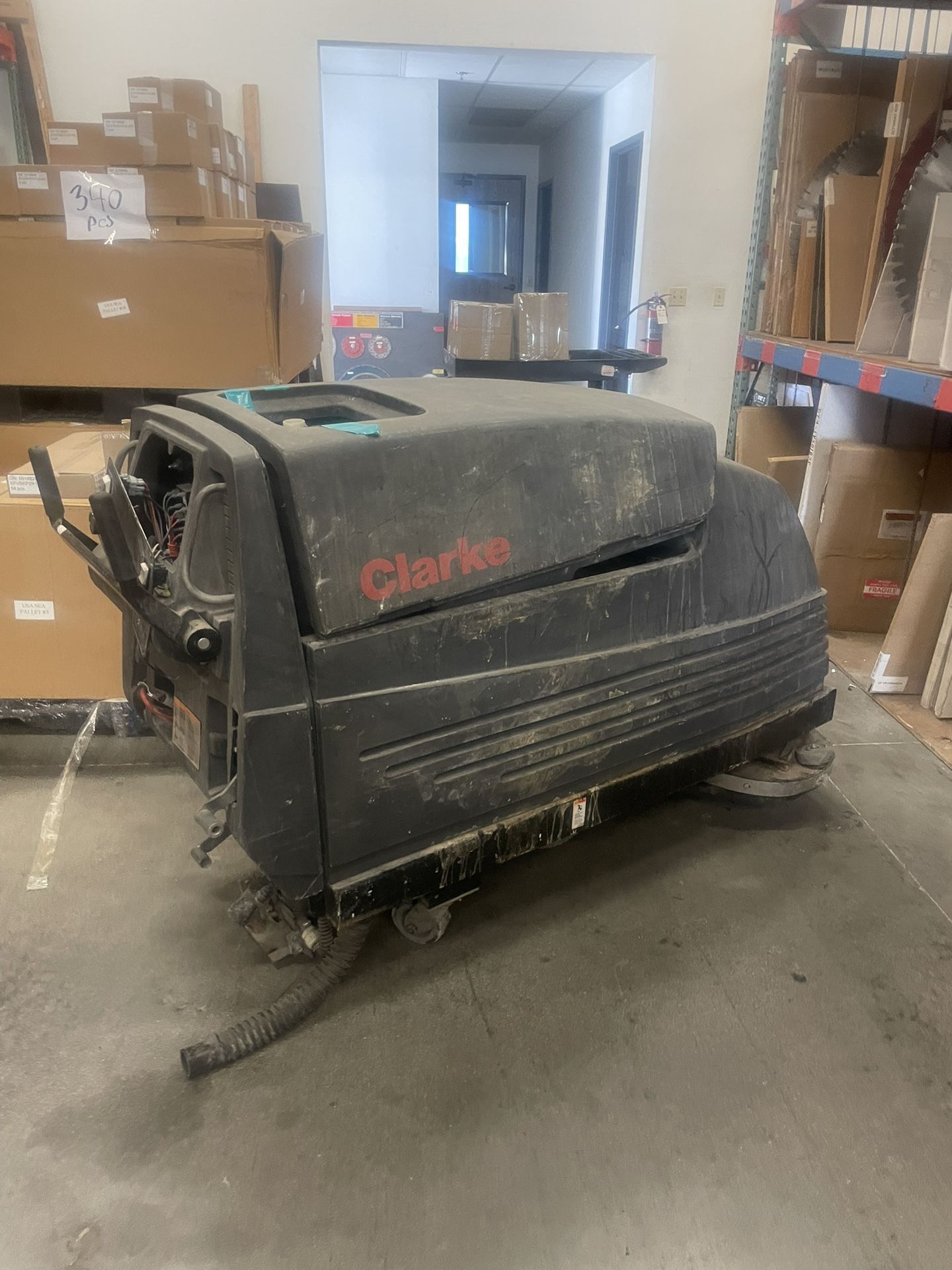 Floor Scrubber Machine