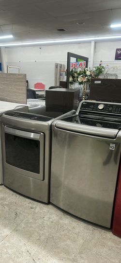 LG gas washer and dryer set in excellent condition