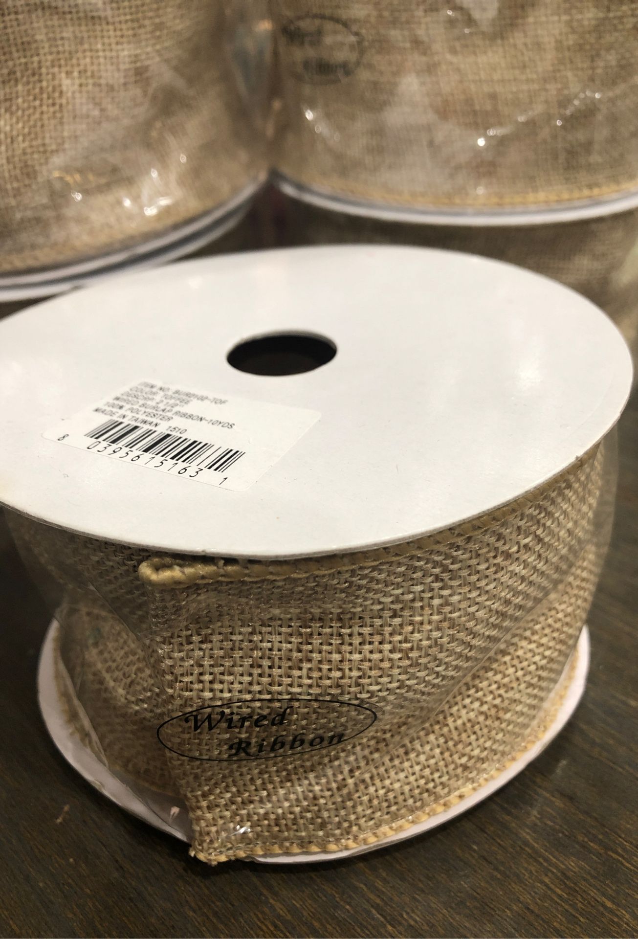 Wired burlap ribbon excelente calidad.