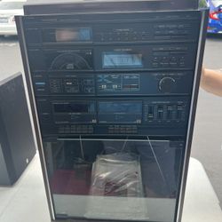 Vintage magnavox Stereo W Manual And Speakers