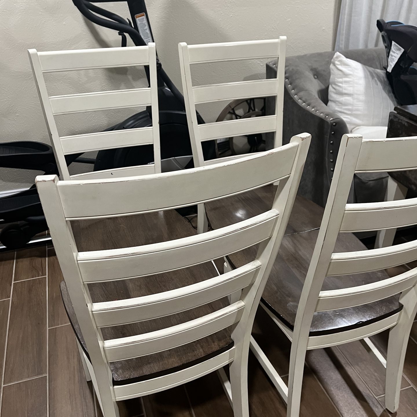 Dining table se