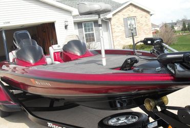 KING Triton Low price 2007 boat