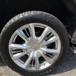 4 Tires And Wheels  275/50R22