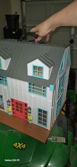 Honey Bee Acres Buzzby Farmhouse
