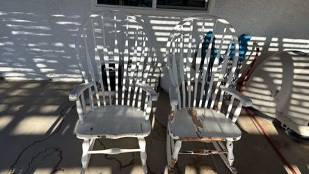 2 rocking chairs