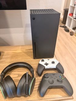 Xbox Series X 1TB with headset and elite controller