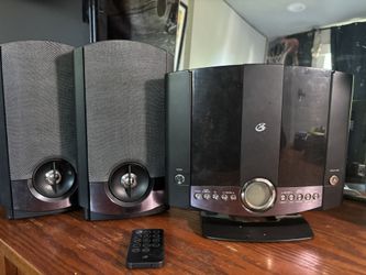 CD Player And Radio With Speakers