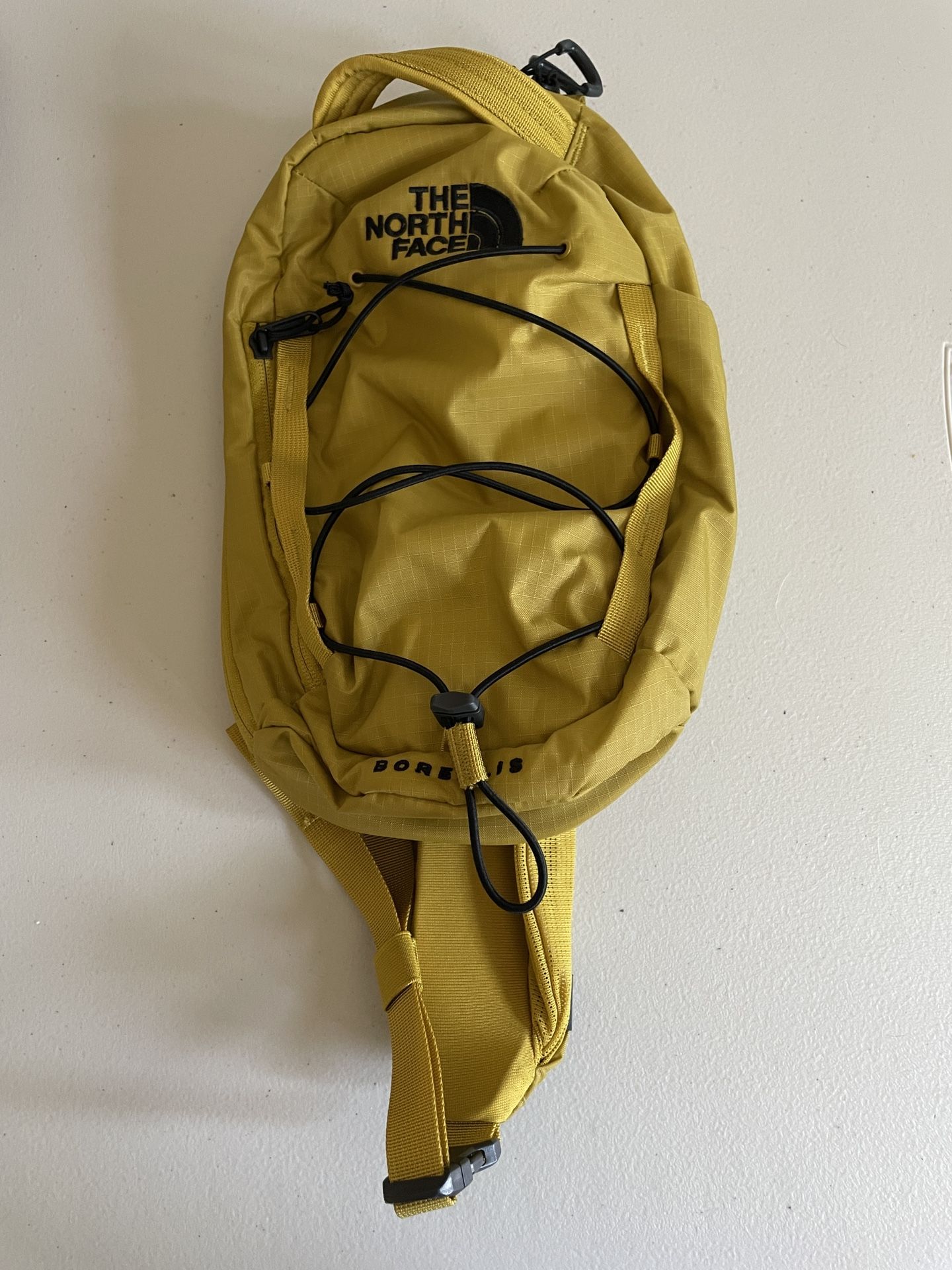 The North Face Borealis Sling - Mineral Gold