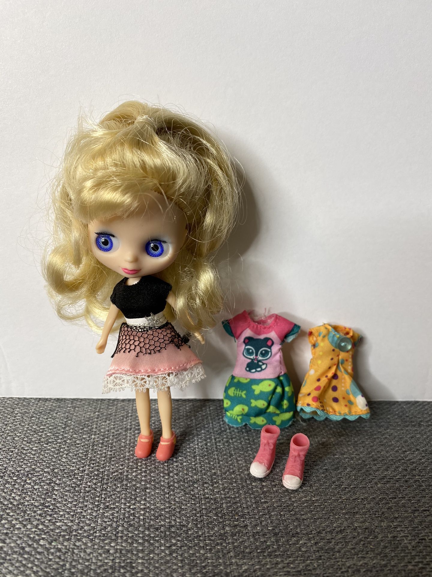 LPS littlest pet shop Blythe doll