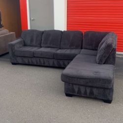 (FREE DELIVERY) Gray Ashley Ashley couch sectional 