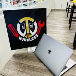 MacBook Pro M2 8GBRAM 256GB