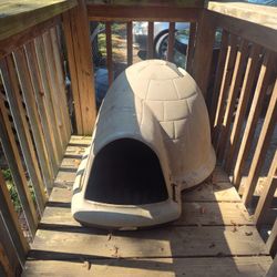 UNUSED Petmate IGLOO DOG HOUSE 