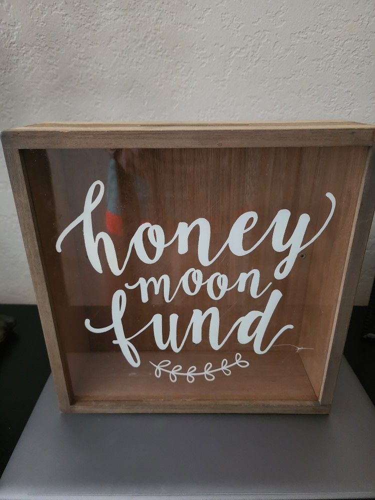 Honey Moon Box
