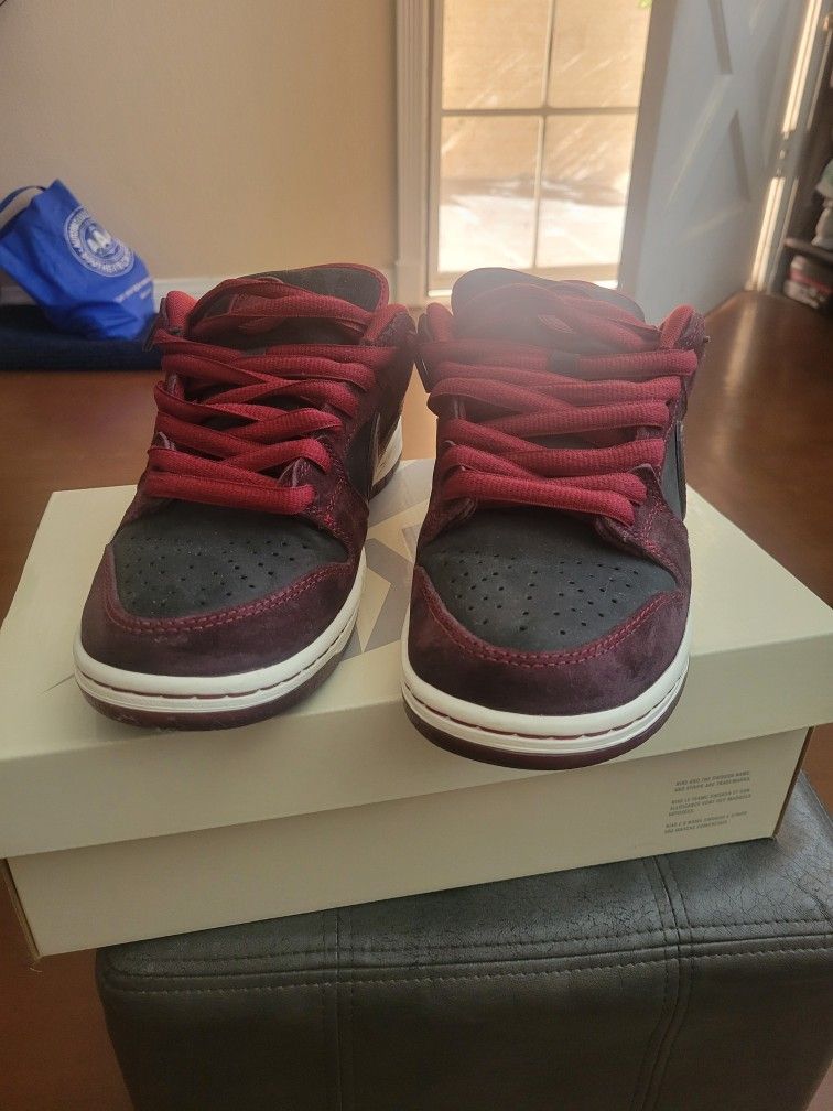 Jordan Sb Riots Size 8.5 M