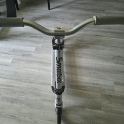 Smoosat Non Electric Scooter 