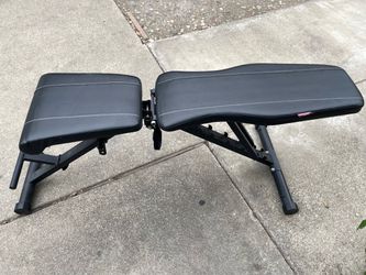 Adjustable weight bench