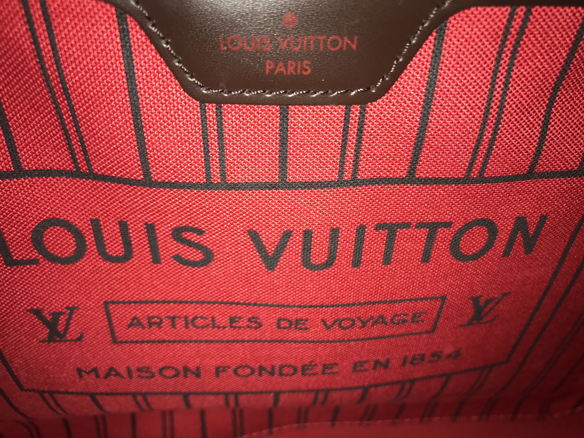 Louis Vuitton Neverfull MM (authentic) for Sale in Tacoma, WA