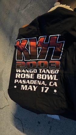 Kiss 2003 t-shirt and container and thermos