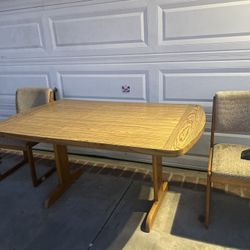 Dining Table W/  4 Chairs 