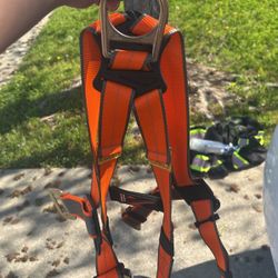 New And Used Safety Harness 