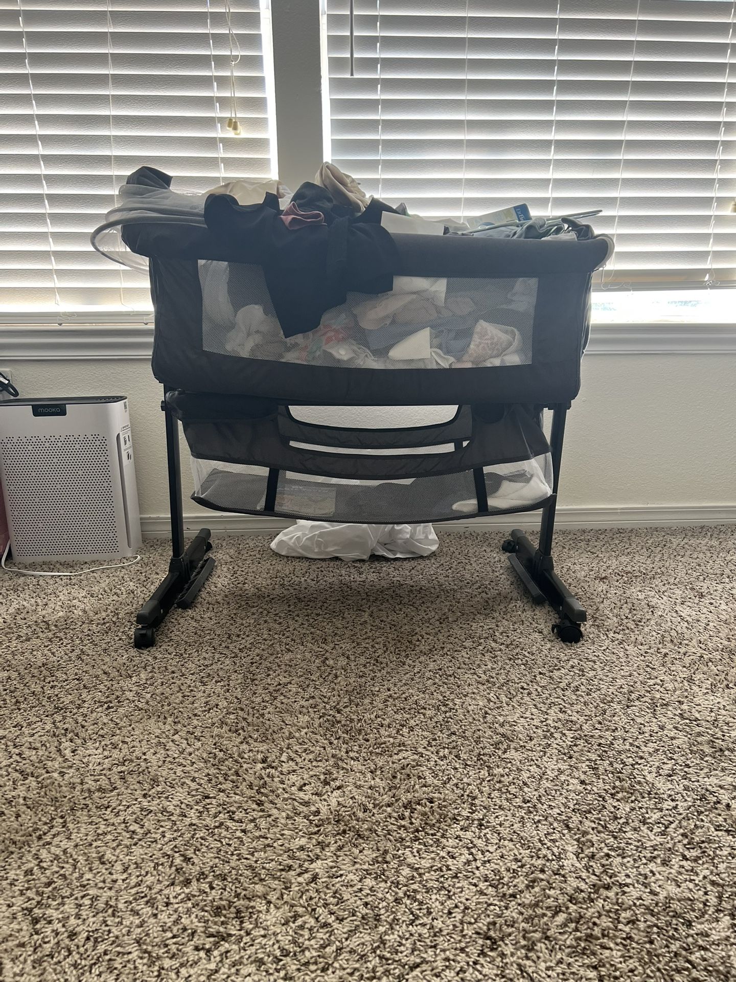 Bedside Bassinet Pickup Only Located In Dallas 