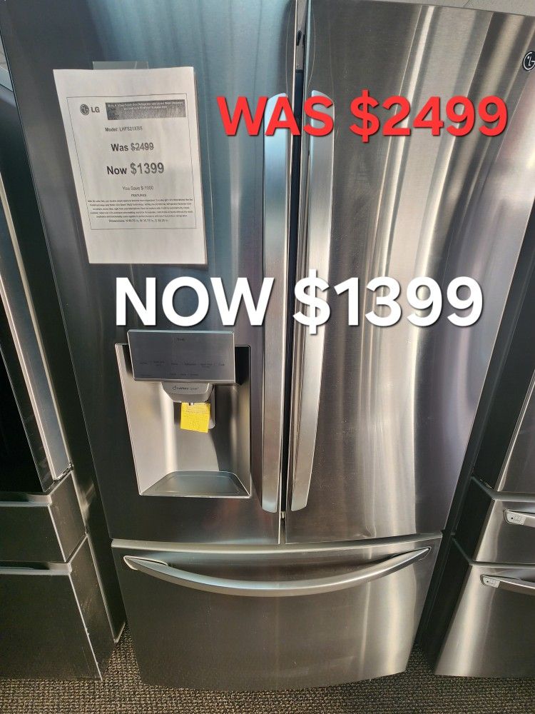 28 cu. ft. 3 Door French Door Refrigerator with Ice and Water Dispenser
and Craft Ice in PrintProof Stainless Steel