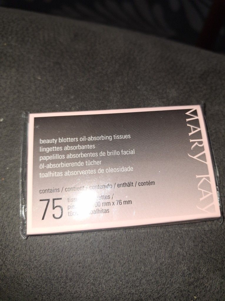 New! Unopened Mary Kay 75 Beauty Blotters