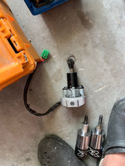 Suzuki hayabusa oem ignition key switch