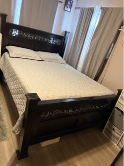 Wood frame bed