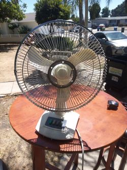 !! Table Top Fan Works Great
