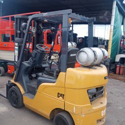 FORKLIFT CATERPILLAR 5000# TRIPLE