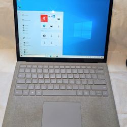Nice Silver MICROSOFT SURFACE LAPTOP  WINDOWS 10 TOUCHSCREEN 8GB RAM PENTIUM i5 - Queens Pick Up -