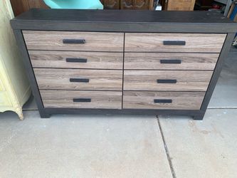 Ashley Furniture Harlinton Six Drawer Dresser