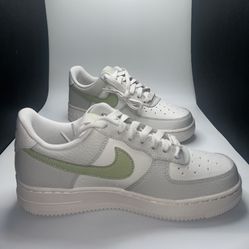 New Women’s Nike Air Force 1 ‘07 Sizes 7 and 8 Phantom Olive Aura Light Bone SKU IB3881 001