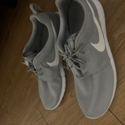 Nike Shoes Roshe Run 11.5 Men 